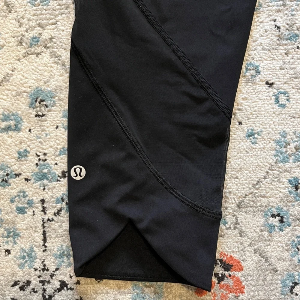 Lululemon Home Stretch Black Mesh Panel Cropped Leggings Size 6 - Picture 16 of 16
